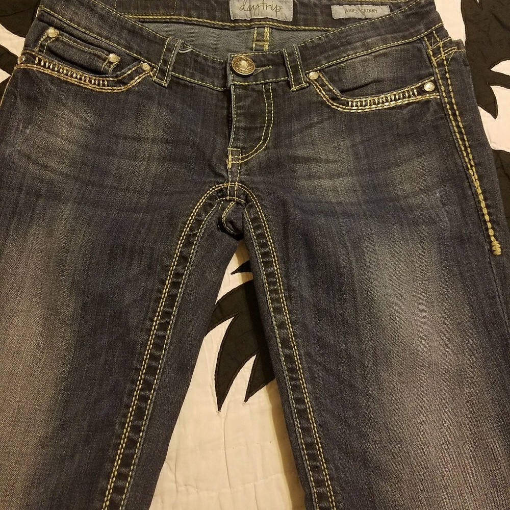 Day trip skinny jeans
